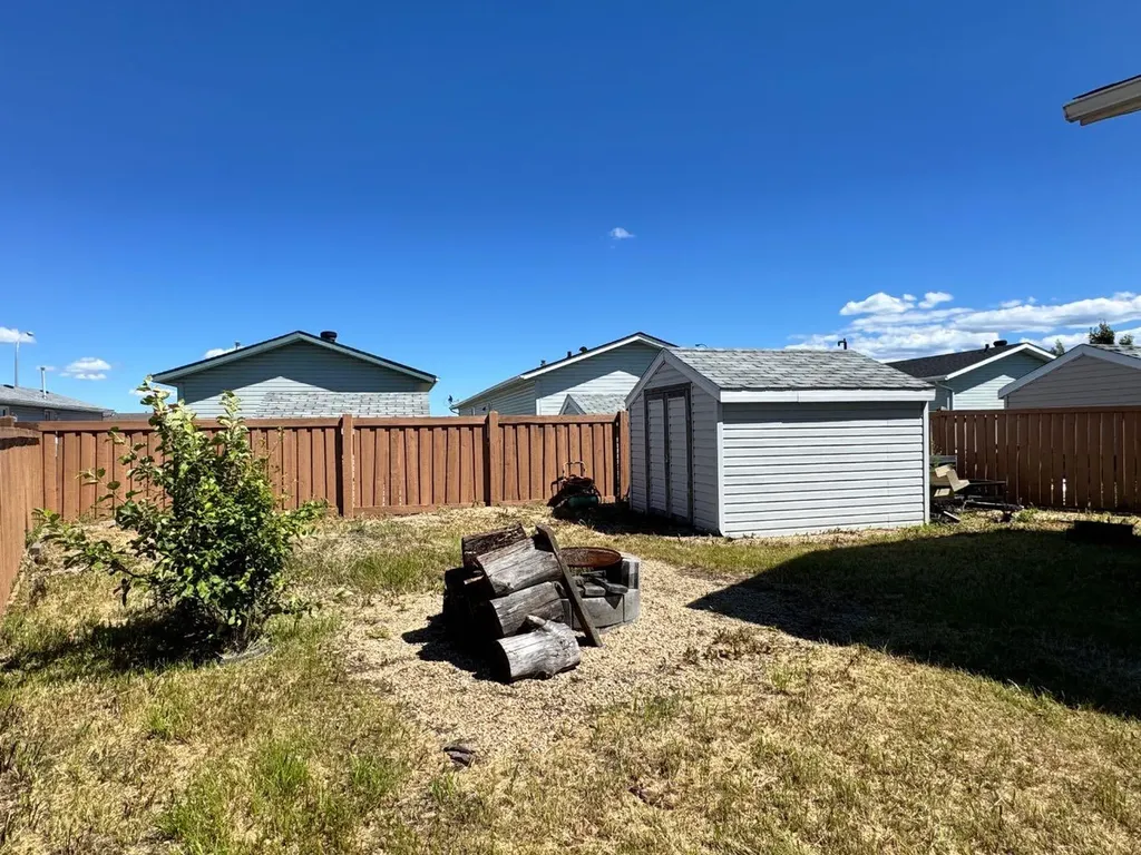 10915 96a Street Clairmont AB T0H 0W3