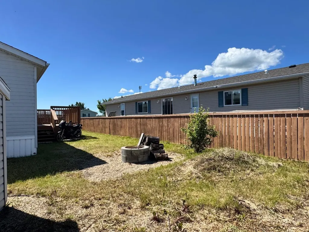 10915 96a Street Clairmont AB T0H 0W3