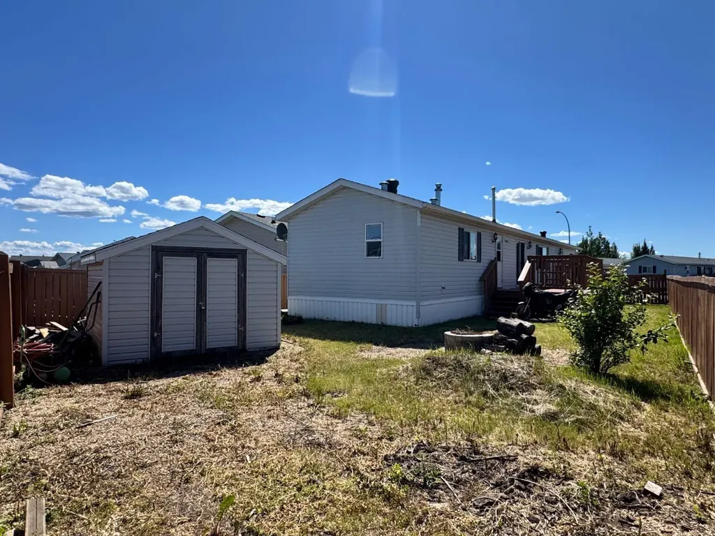 10915 96a Street Clairmont AB T0H 0W3