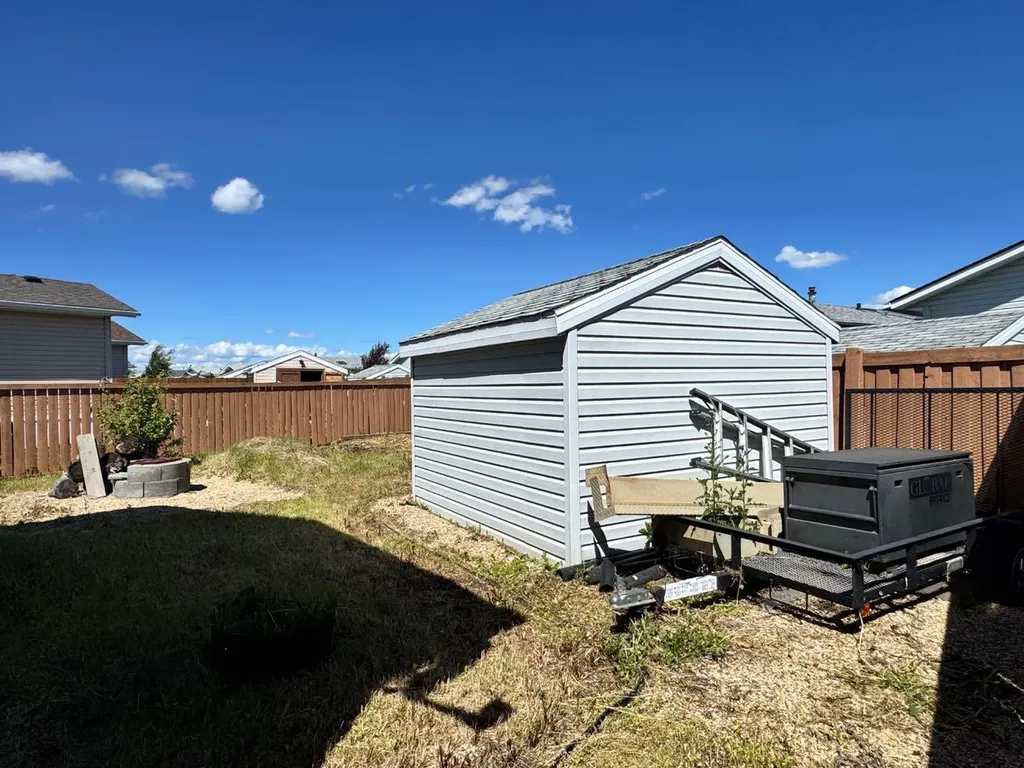 10915 96a Street Clairmont AB T0H 0W3