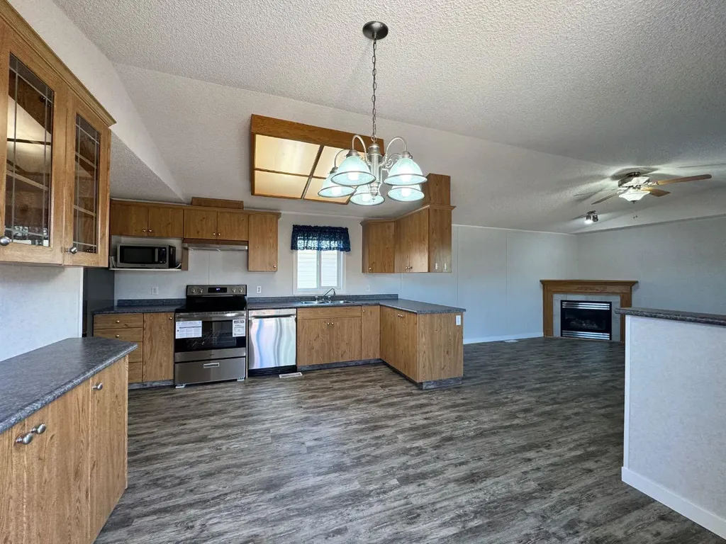 10915 96a Street Clairmont AB T0H 0W3