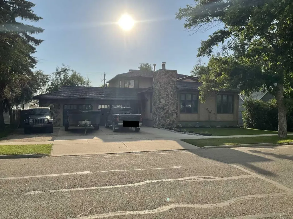 211 4 Avenue SE Three Hills AB T0M2A0