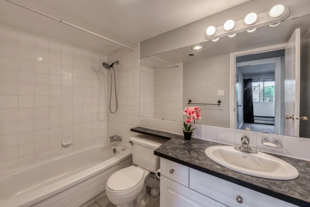 1330 15 Avenue SW Calgary AB T3C 3N7