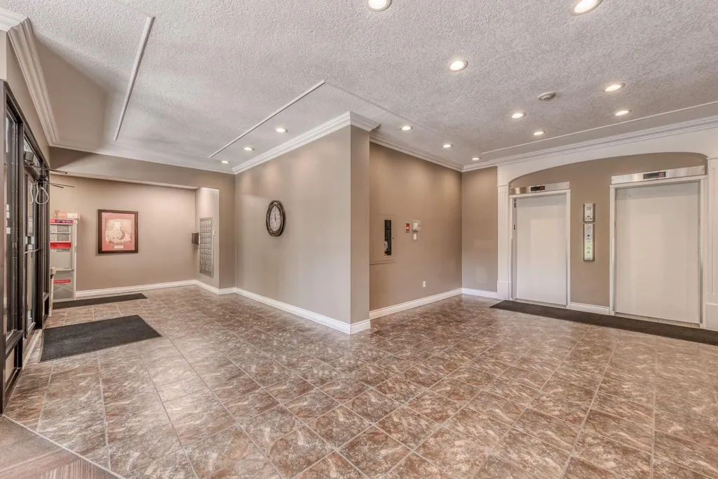 1330 15 Avenue SW Calgary AB T3C 3N7