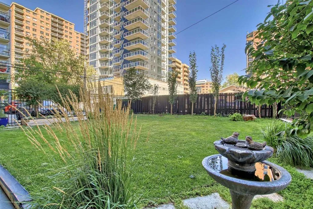 1330 15 Avenue SW Calgary AB T3C 3N7