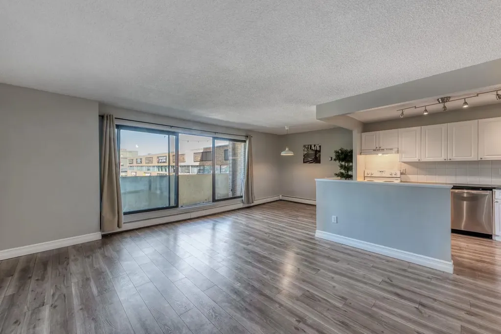 1330 15 Avenue SW Calgary AB T3C 3N7