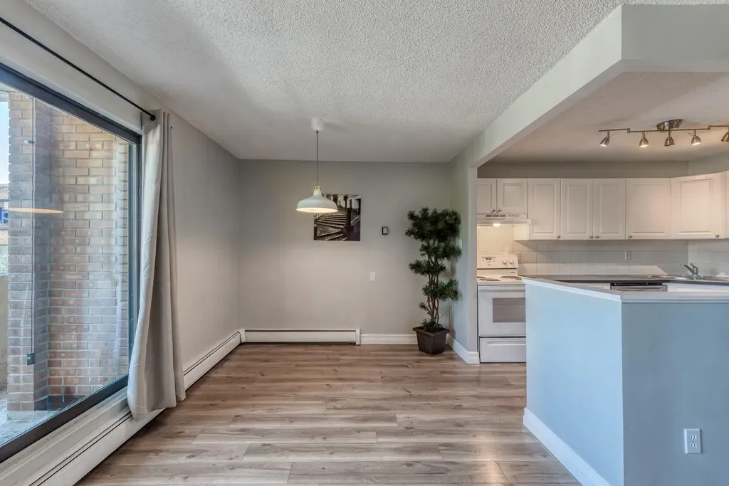 1330 15 Avenue SW Calgary AB T3C 3N7