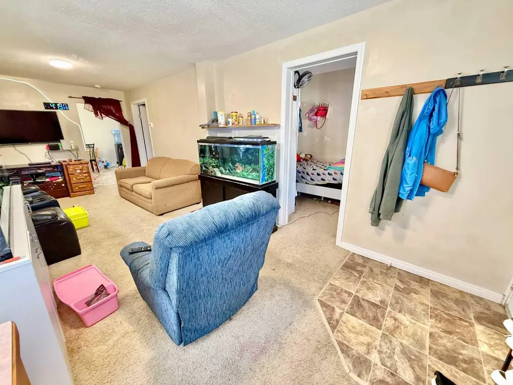 1220 7 Street N Lethbridge AB T1H 1Y9