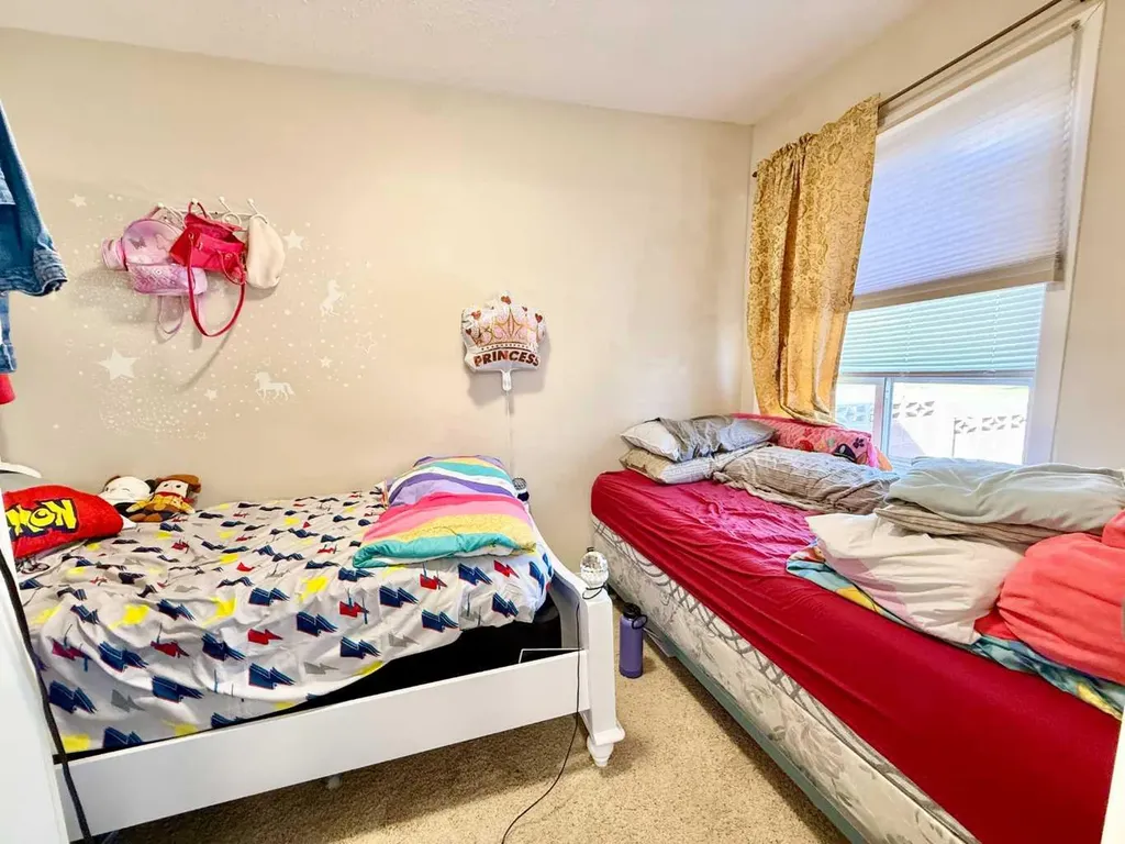 1220 7 Street N Lethbridge AB T1H 1Y9