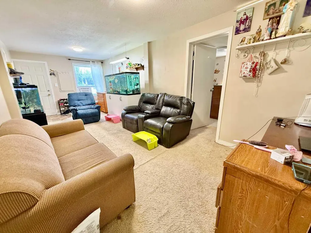 1220 7 Street N Lethbridge AB T1H 1Y9