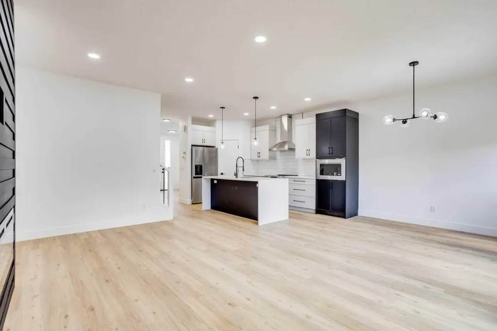 173 Aldergrove Avenue Fort Mcmurray AB T9J 1E6