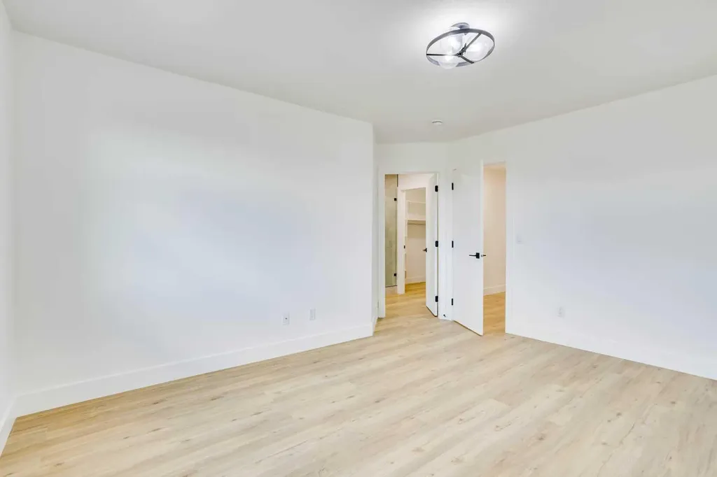 173 Aldergrove Avenue Fort Mcmurray AB T9J 1E6