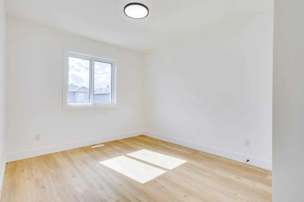 173 Aldergrove Avenue Fort Mcmurray AB T9J 1E6