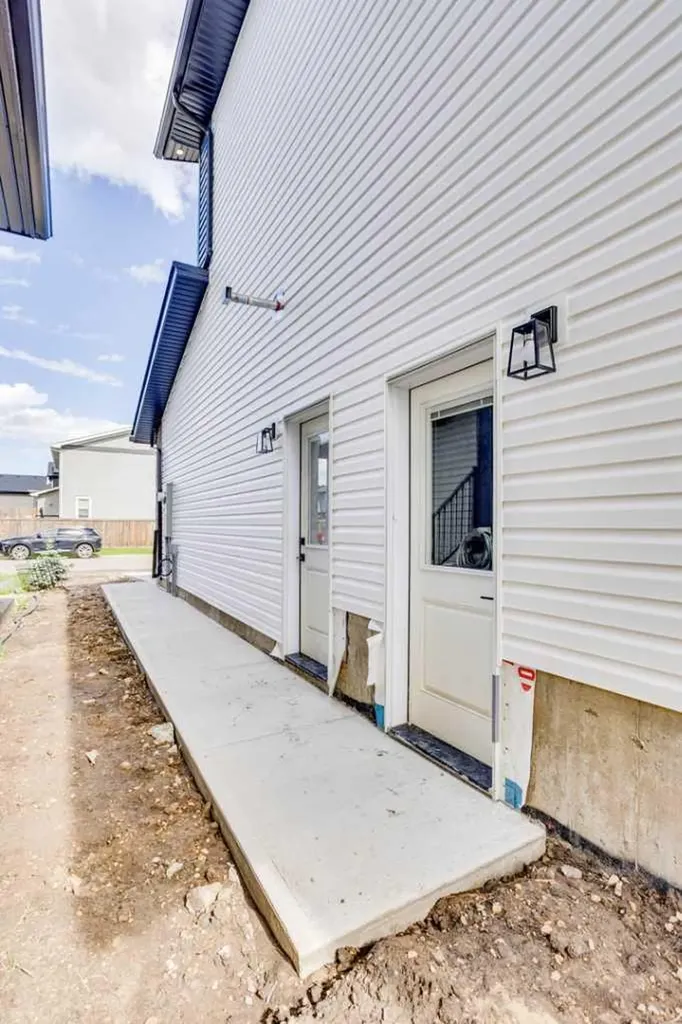 173 Aldergrove Avenue Fort Mcmurray AB T9J 1E6