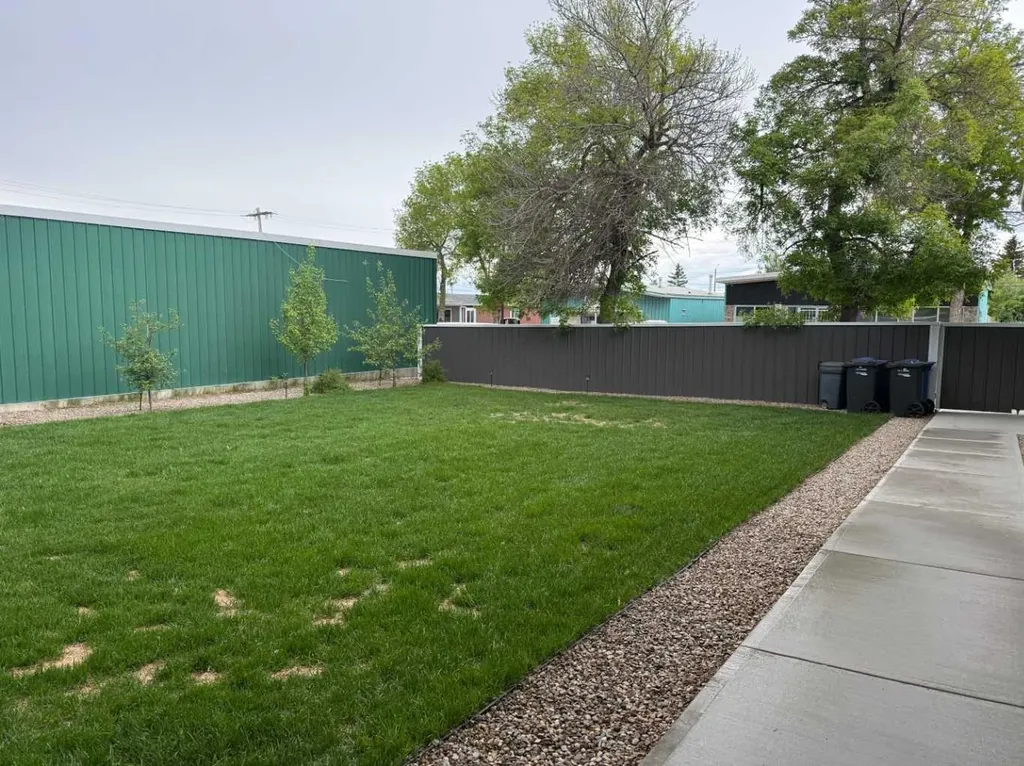 2023 20 Avenue Bowden AB T0M0K0