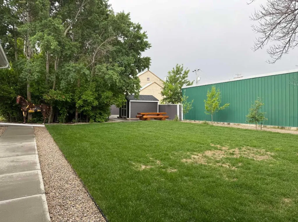 2023 20 Avenue Bowden AB T0M0K0