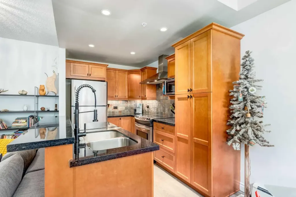532 5 Avenue NE Calgary AB T2E 0L2