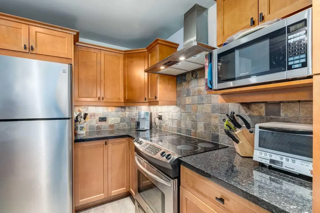 532 5 Avenue NE Calgary AB T2E 0L2