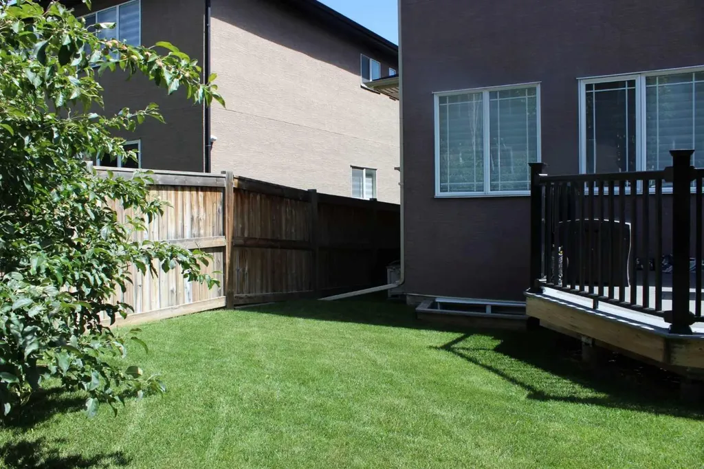 120 Kinniburgh Circle Chestermere AB T1X 0P8