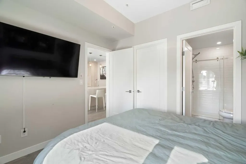 3375 15 Street SW Calgary AB T2T 4A2