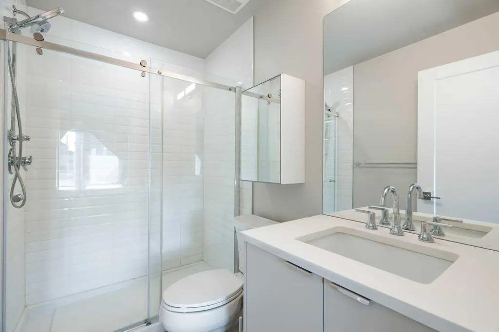 3375 15 Street SW Calgary AB T2T 4A2