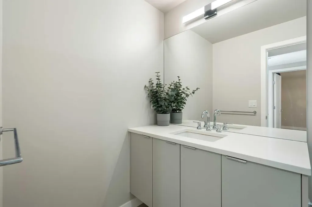 3375 15 Street SW Calgary AB T2T 4A2