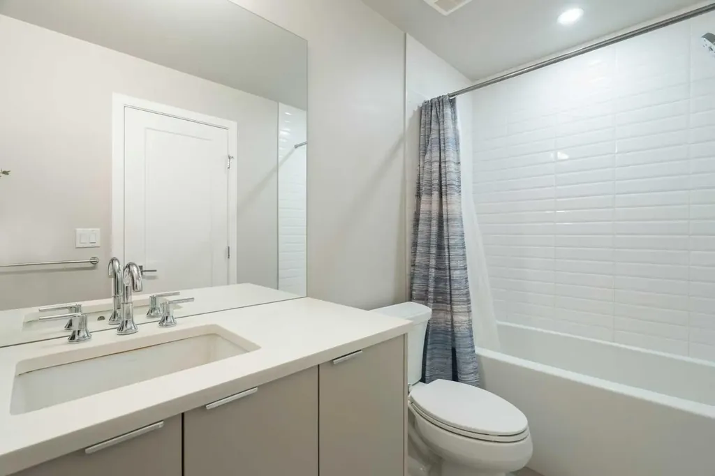 3375 15 Street SW Calgary AB T2T 4A2