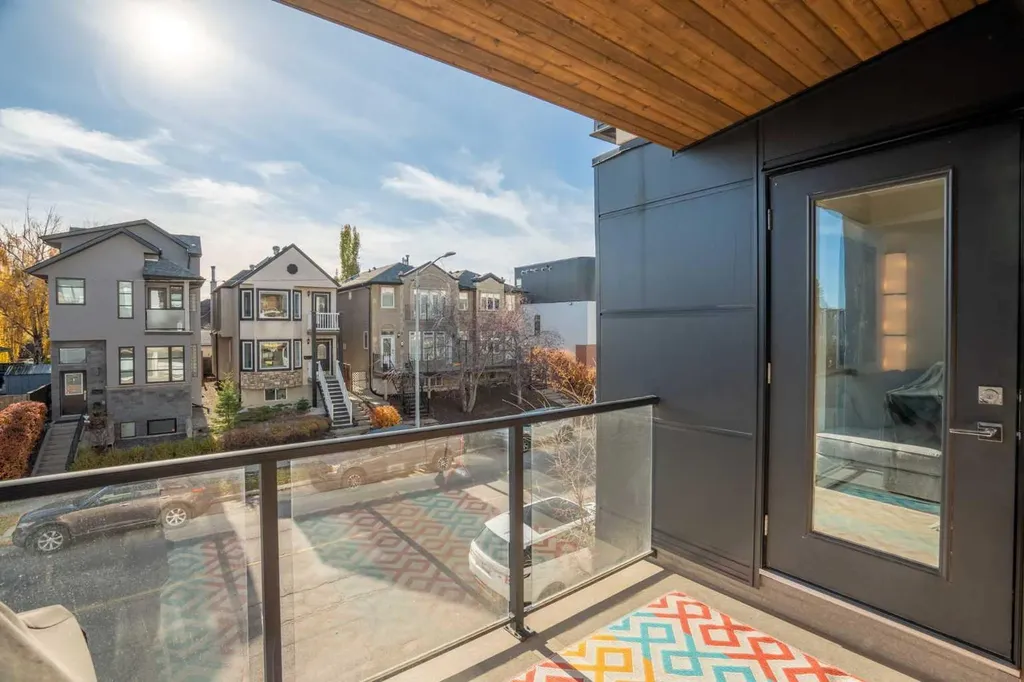 3375 15 Street SW Calgary AB T2T 4A2