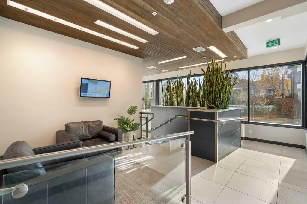 3375 15 Street SW Calgary AB T2T 4A2