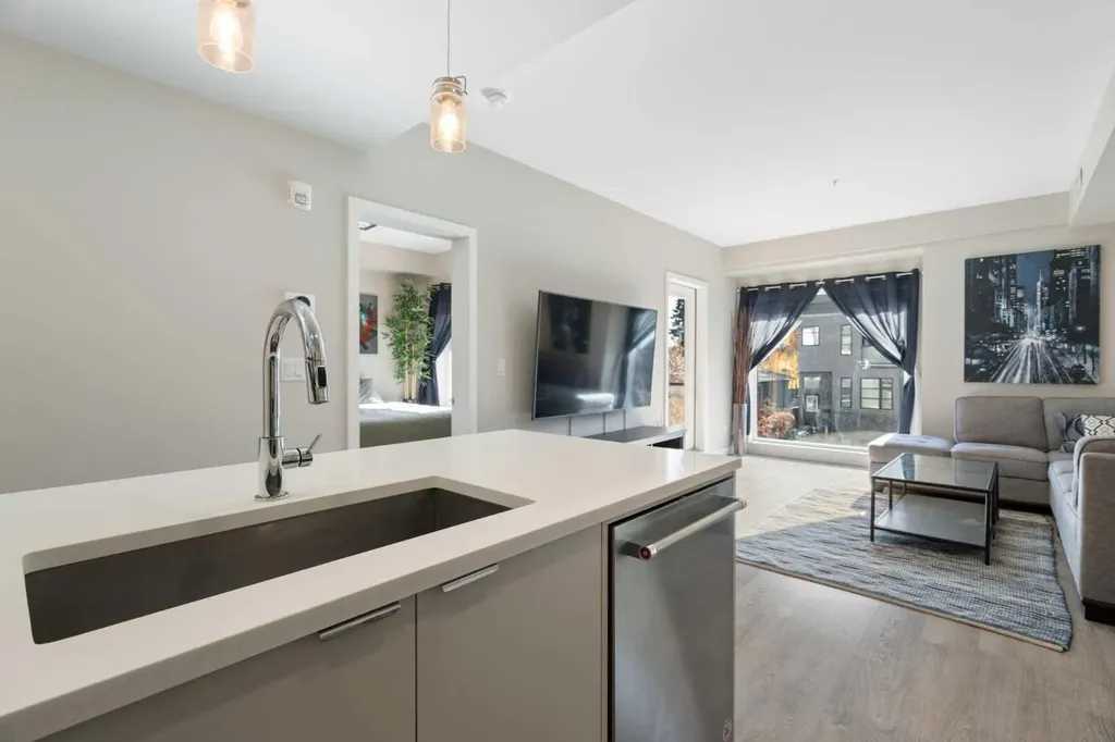 3375 15 Street SW Calgary AB T2T 4A2