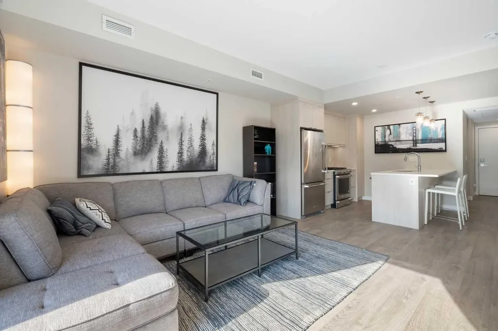 3375 15 Street SW Calgary AB T2T 4A2