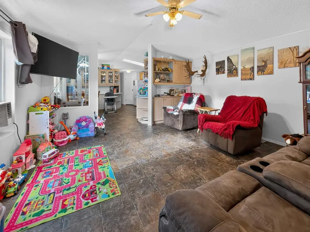 10714 100 Avenue La Crete AB T0H 2H0