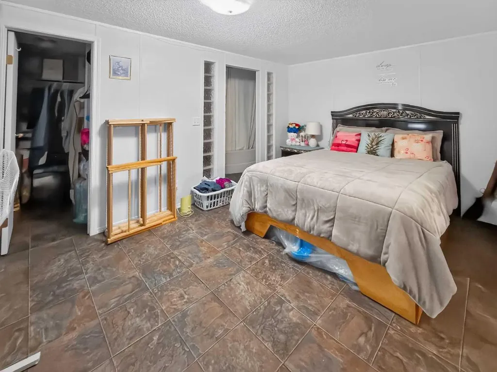 10714 100 Avenue La Crete AB T0H 2H0