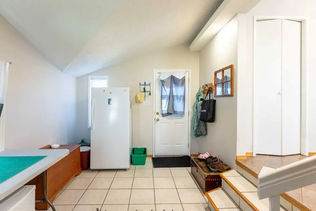 210 Ojibwa Place W Lethbridge AB T1K 5K6