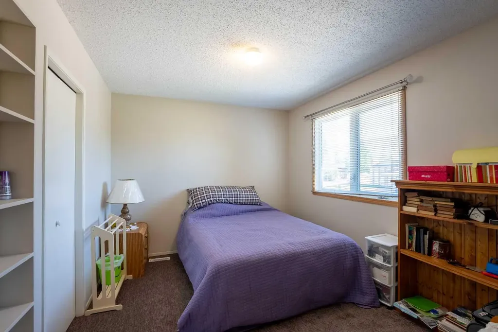 210 Ojibwa Place W Lethbridge AB T1K 5K6