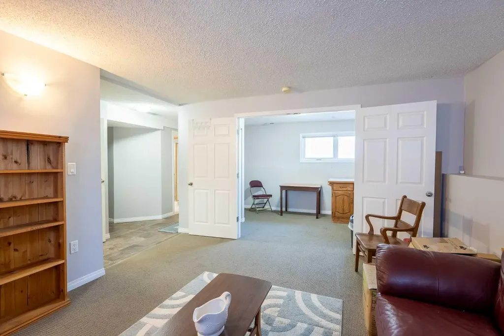 210 Ojibwa Place W Lethbridge AB T1K 5K6