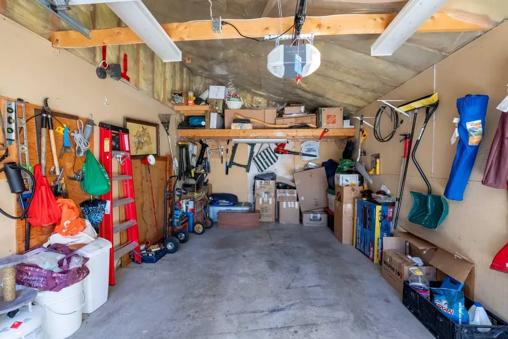 210 Ojibwa Place W Lethbridge AB T1K 5K6