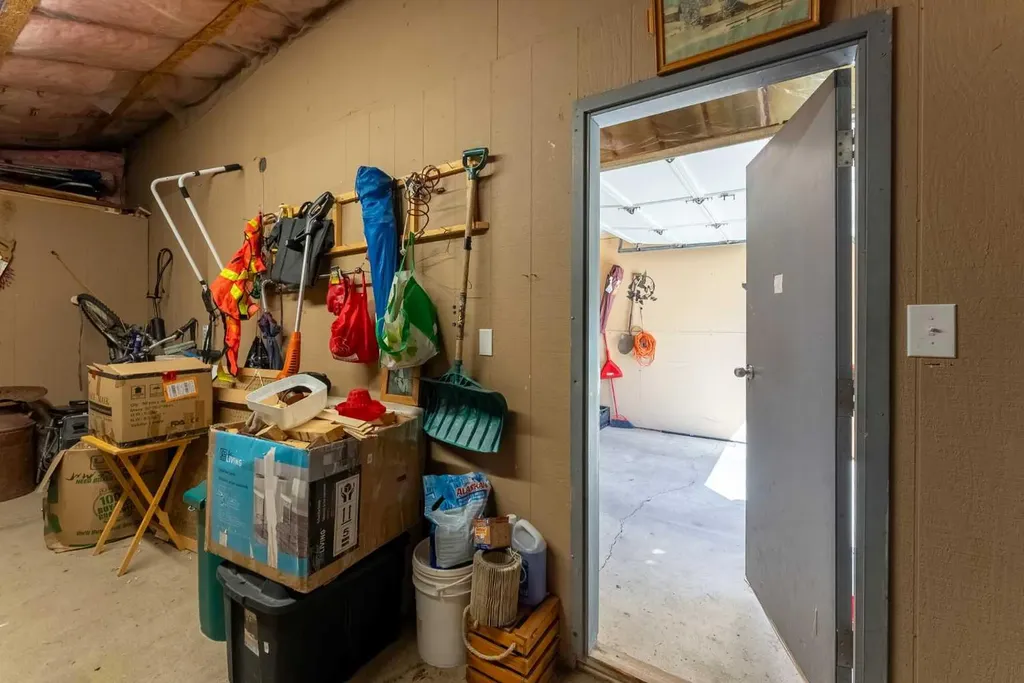 210 Ojibwa Place W Lethbridge AB T1K 5K6