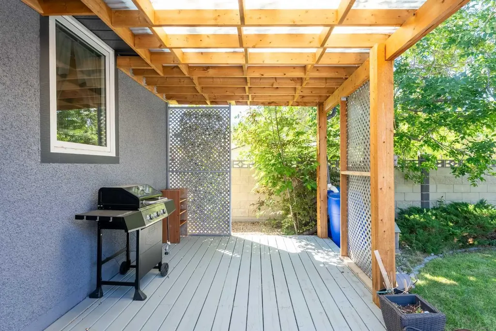 210 Ojibwa Place W Lethbridge AB T1K 5K6