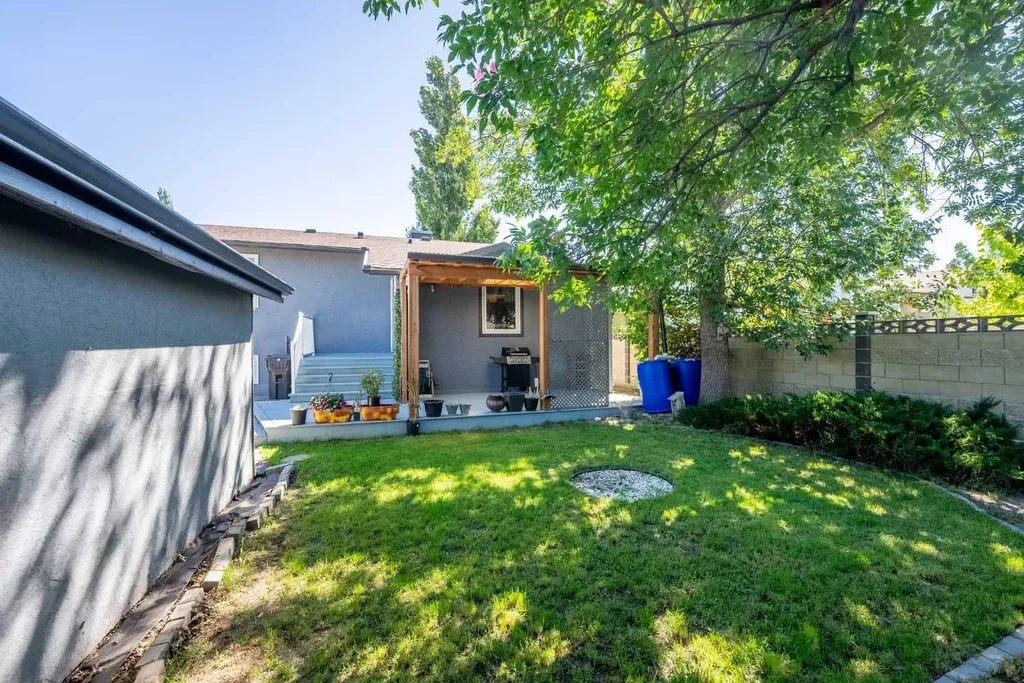 210 Ojibwa Place W Lethbridge AB T1K 5K6