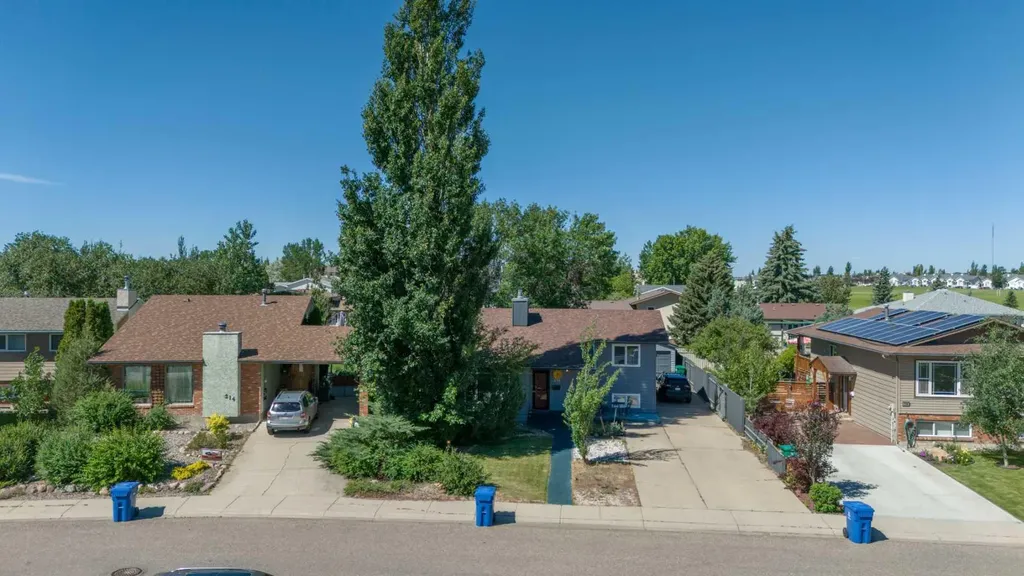 210 Ojibwa Place W Lethbridge AB T1K 5K6