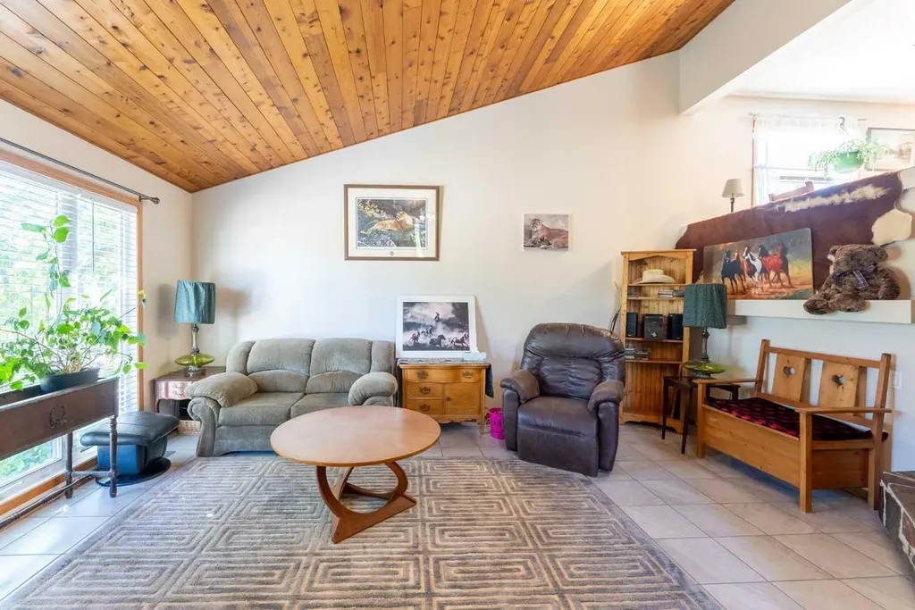 210 Ojibwa Place W Lethbridge AB T1K 5K6