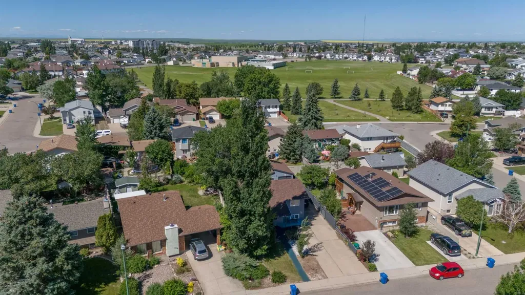 210 Ojibwa Place W Lethbridge AB T1K 5K6