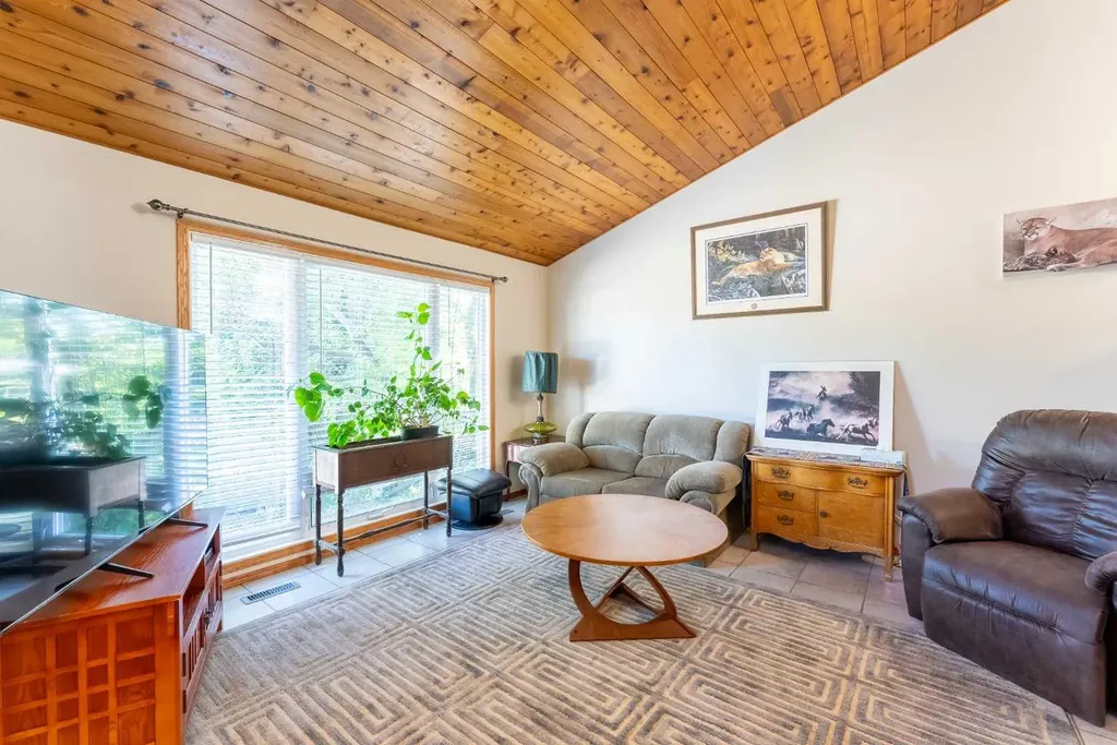 210 Ojibwa Place W Lethbridge AB T1K 5K6
