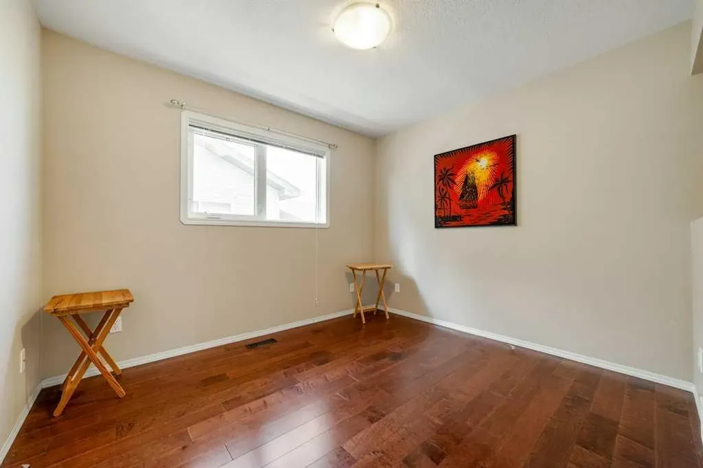 441 Edinburgh Road W Lethbridge AB T1J5A6