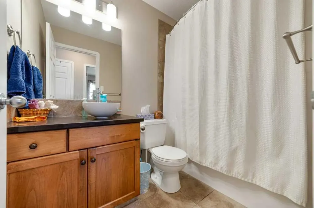 441 Edinburgh Road W Lethbridge AB T1J5A6