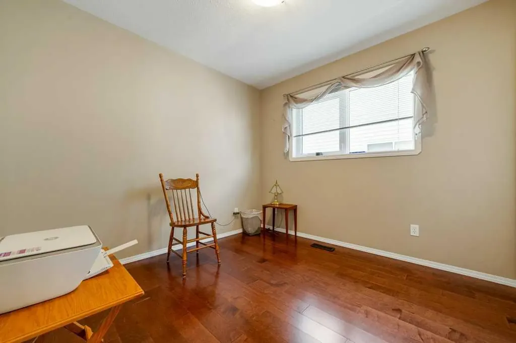 441 Edinburgh Road W Lethbridge AB T1J5A6