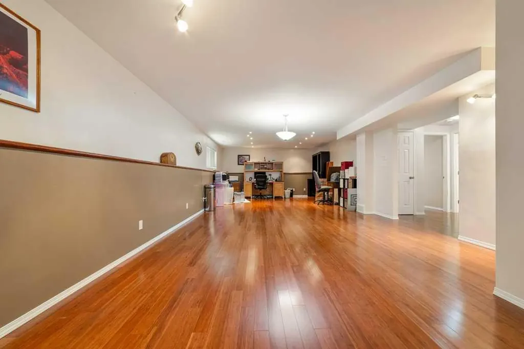 441 Edinburgh Road W Lethbridge AB T1J5A6