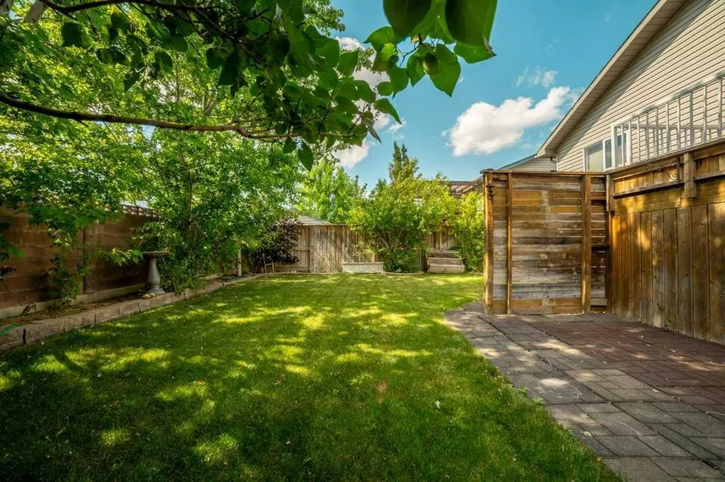 441 Edinburgh Road W Lethbridge AB T1J5A6