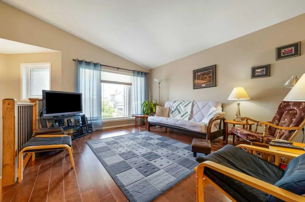 441 Edinburgh Road W Lethbridge AB T1J5A6